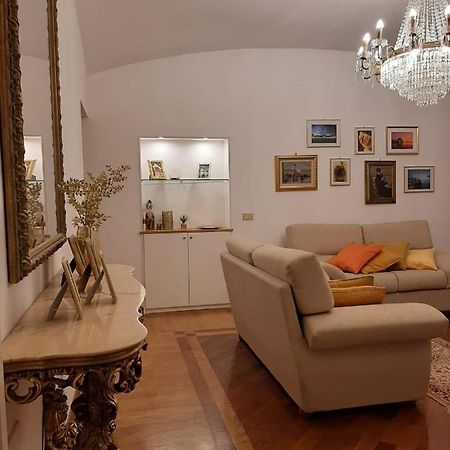 Hotel La Casa Di Francesca Napoli Esterno foto